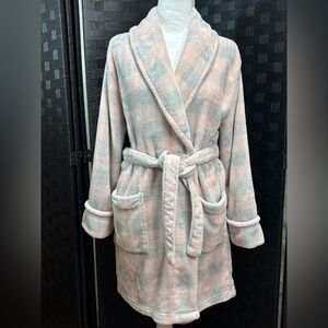 Sonoma Short Fleece Bathrobe Women's Small Pink Gray Plaid Soft Cozy Belted